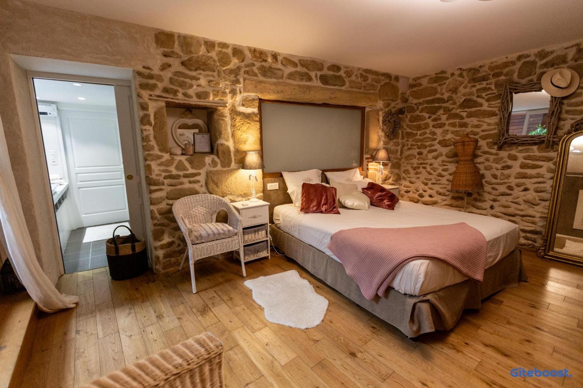 Hotel Le Val Des Sens Chatte Exteriér fotografie
