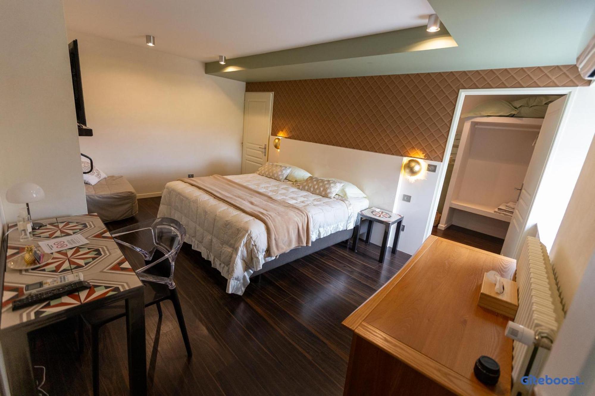 Hotel Le Val Des Sens Chatte Exteriér fotografie